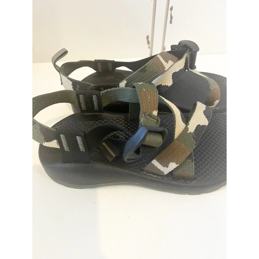 Chaco Kids Sandals in Black and Camouflage - Picture 4 of 7